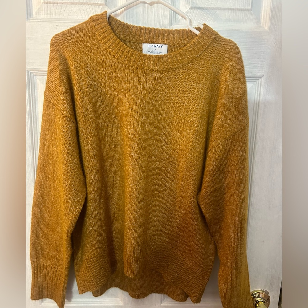 Women’s old navy sweater